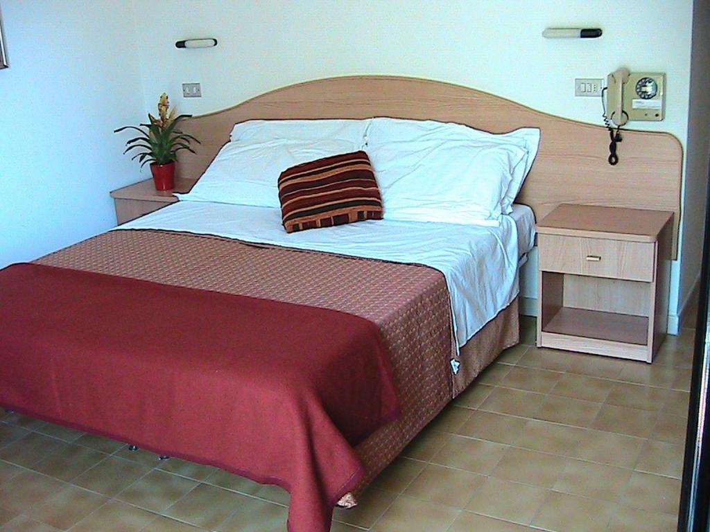 Hotel Universo Rimini Bilik gambar