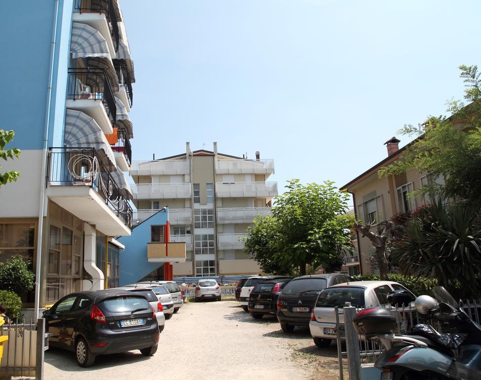 Hotel Universo Rimini Luaran gambar